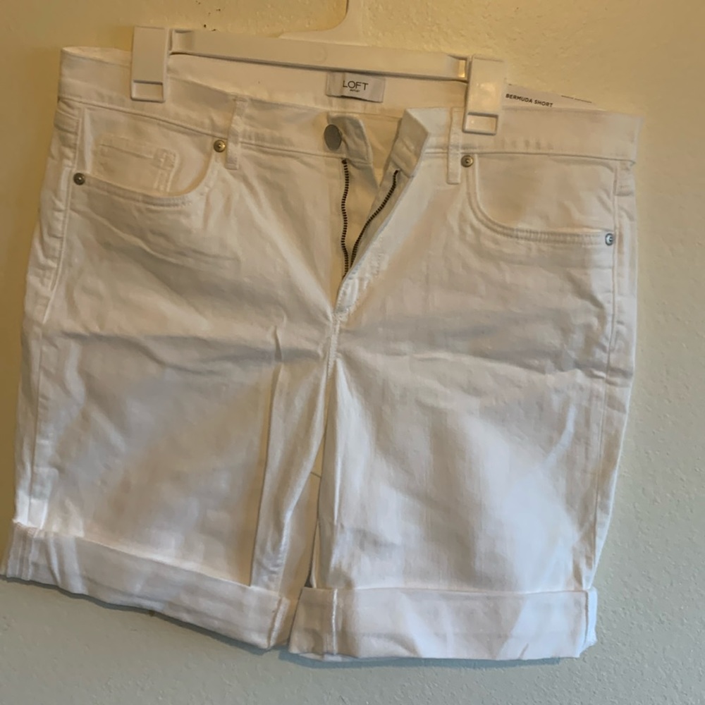 LOFT outlet NWT white Bermuda shorts